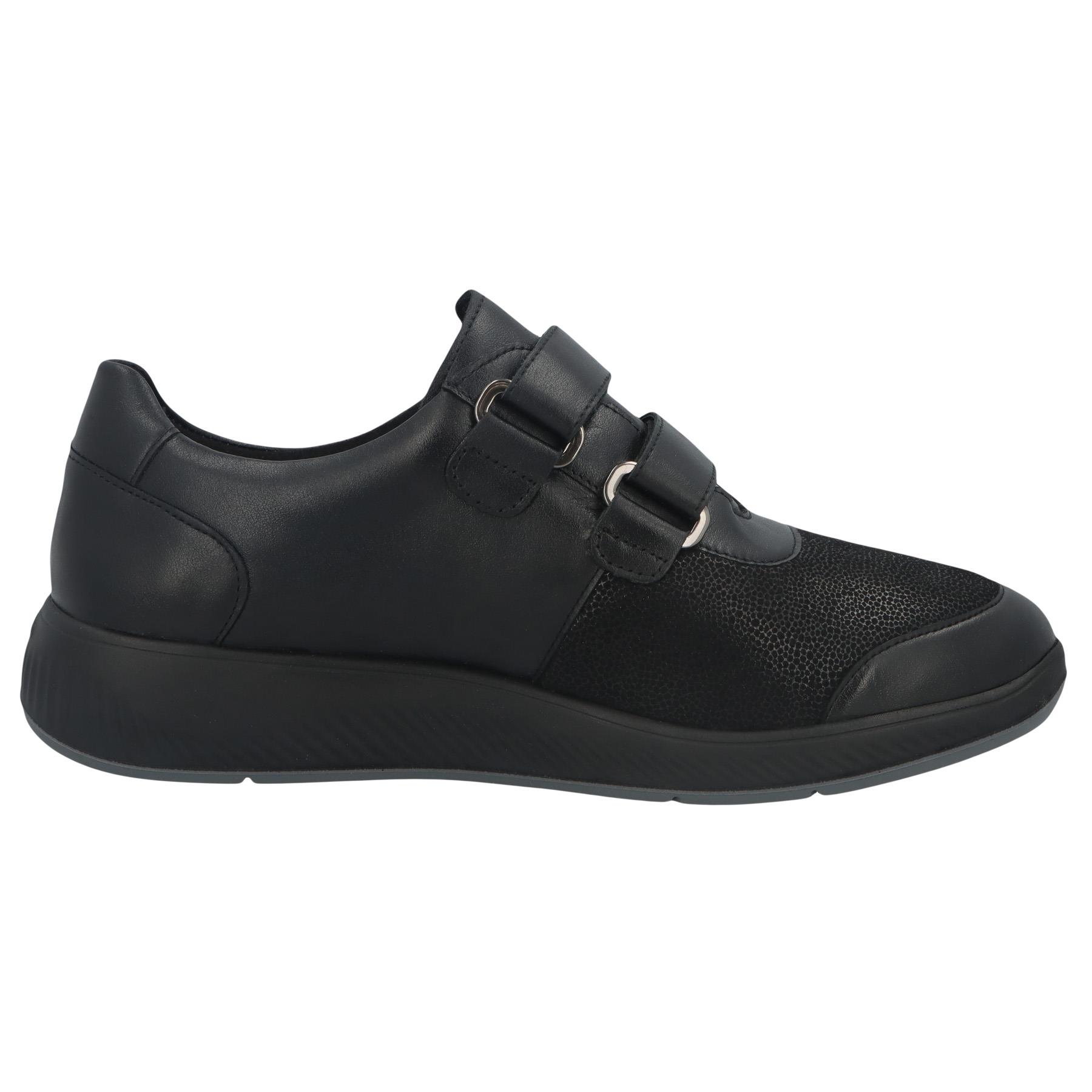 schwarze slipper seitenansicht rechts