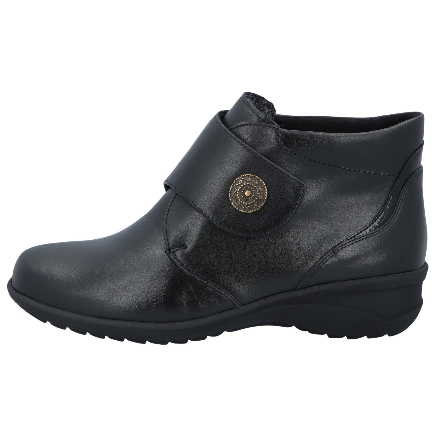 schwarze stiefel seitenansicht links