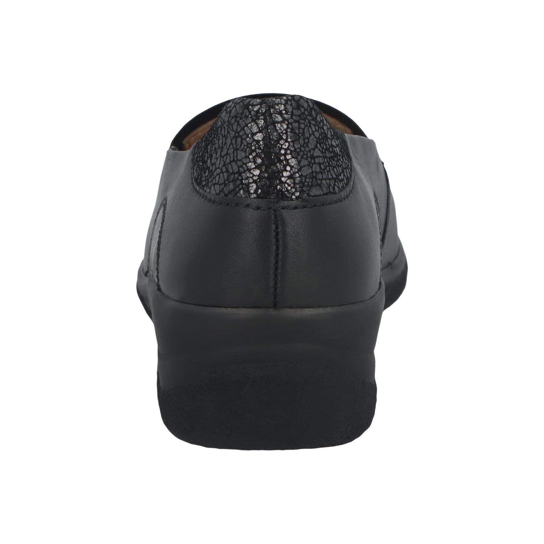 schwarze slipper hinteransicht