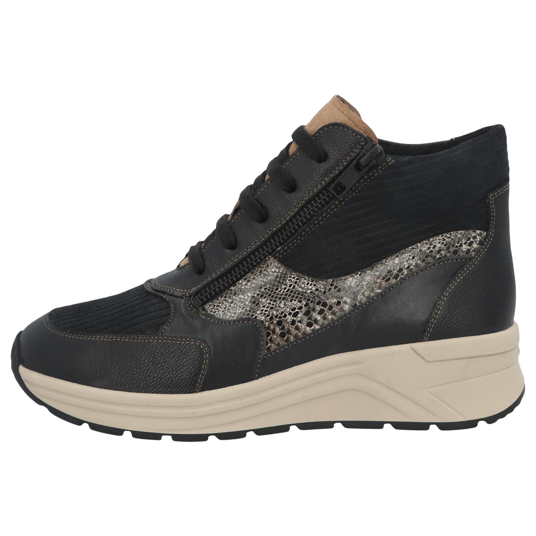 schwarze stiefel seitenansicht links