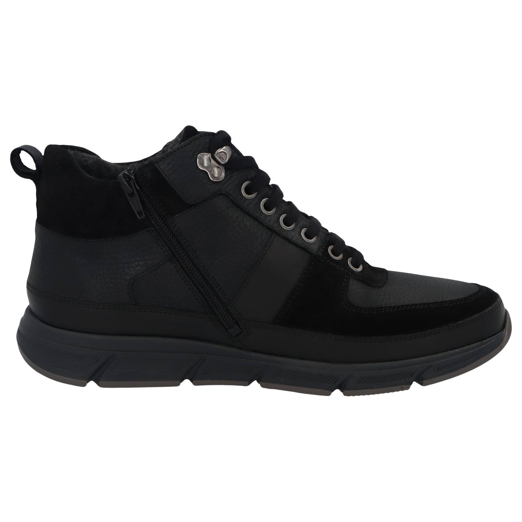 schwarze stiefel seitenansicht rechts
