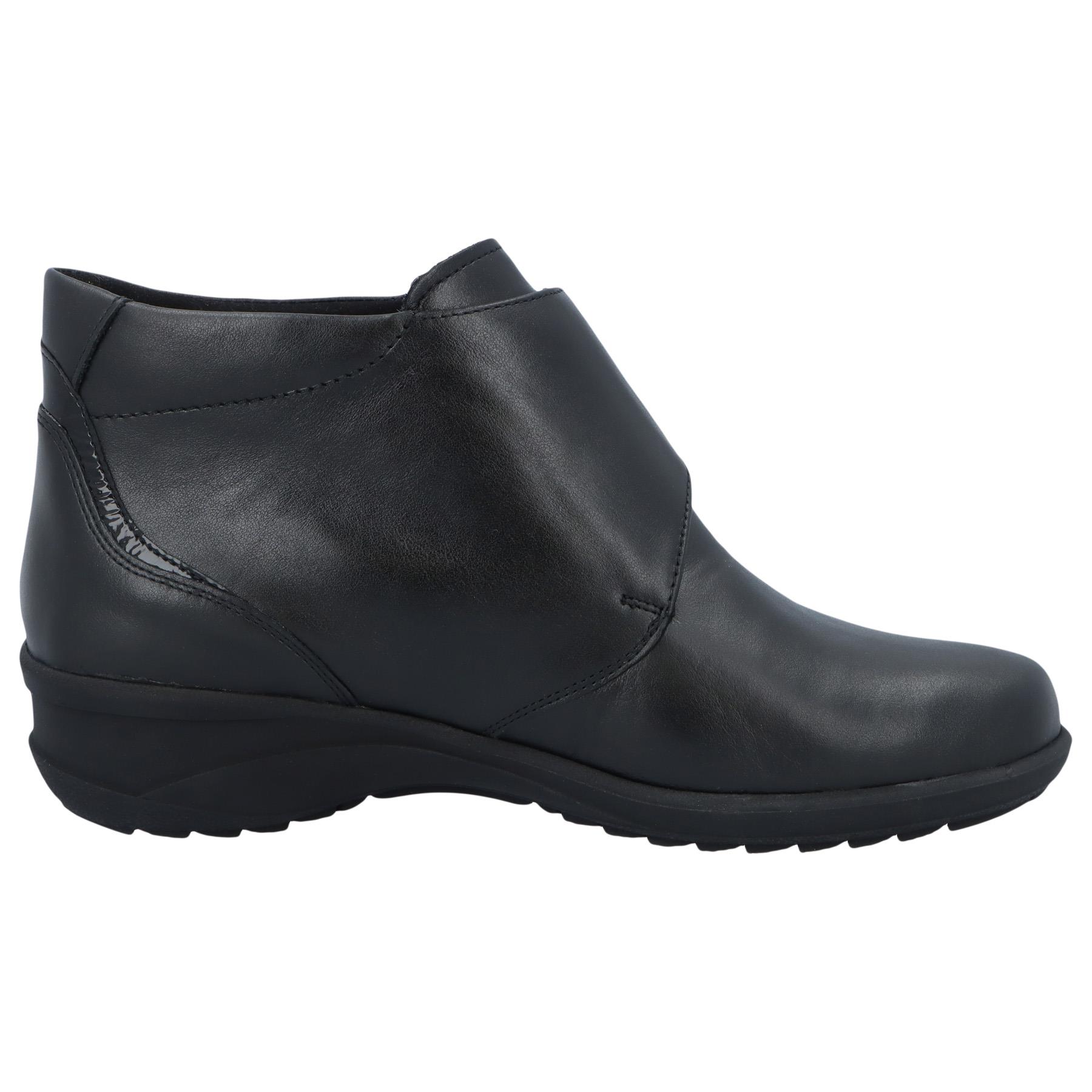 schwarze stiefel seitenansicht rechts