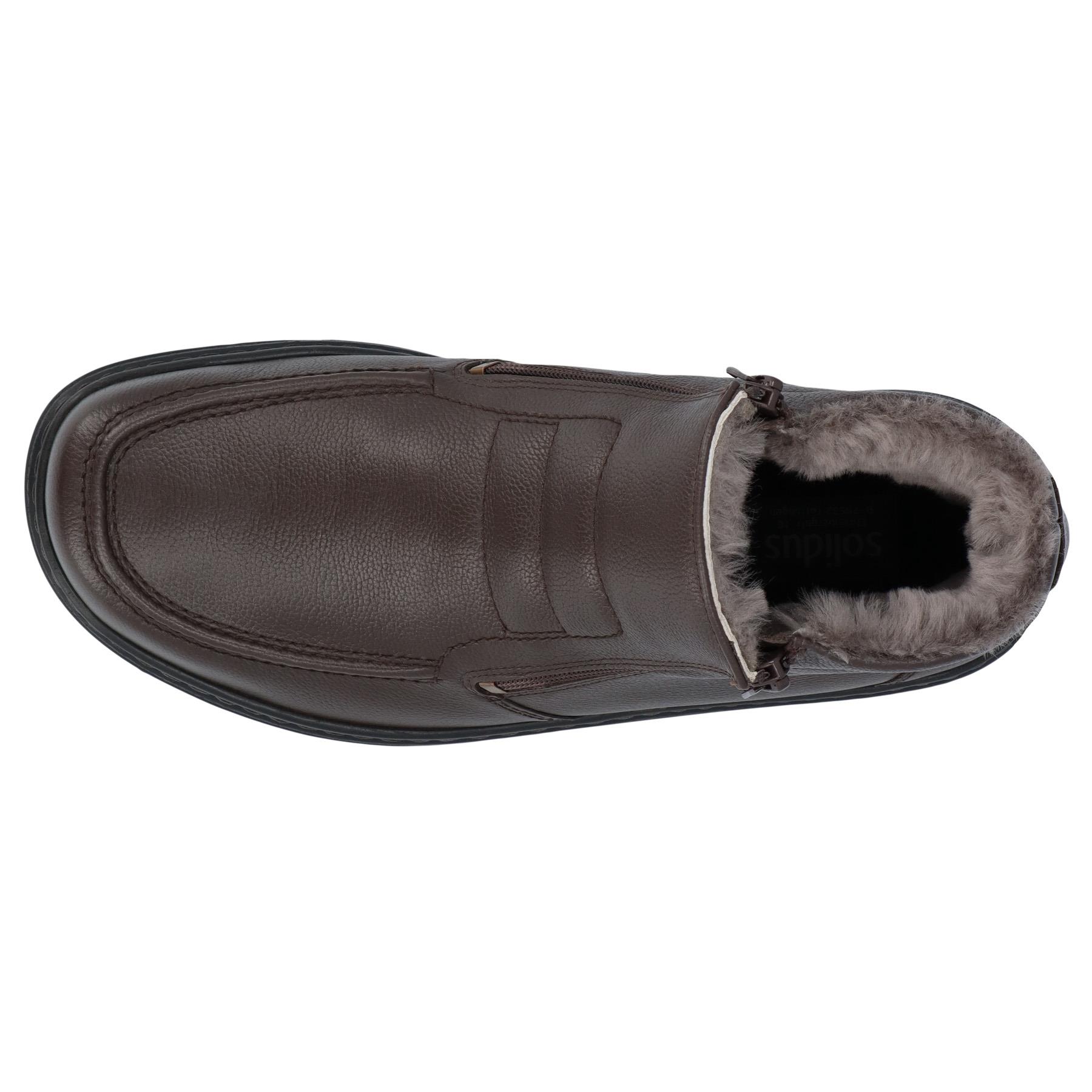 braune stiefel draufsicht