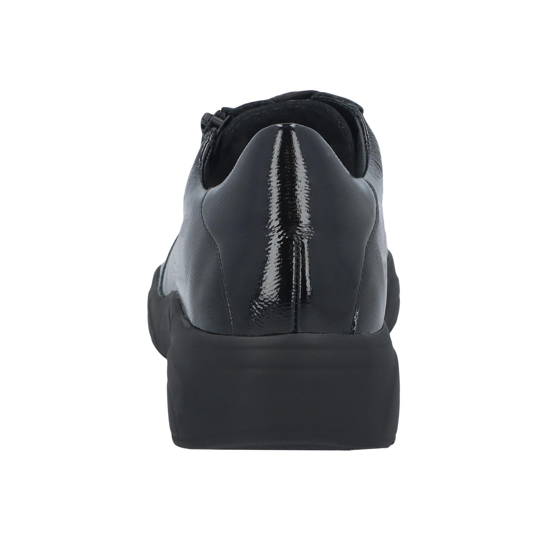 schwarze halbschuh hinteransicht