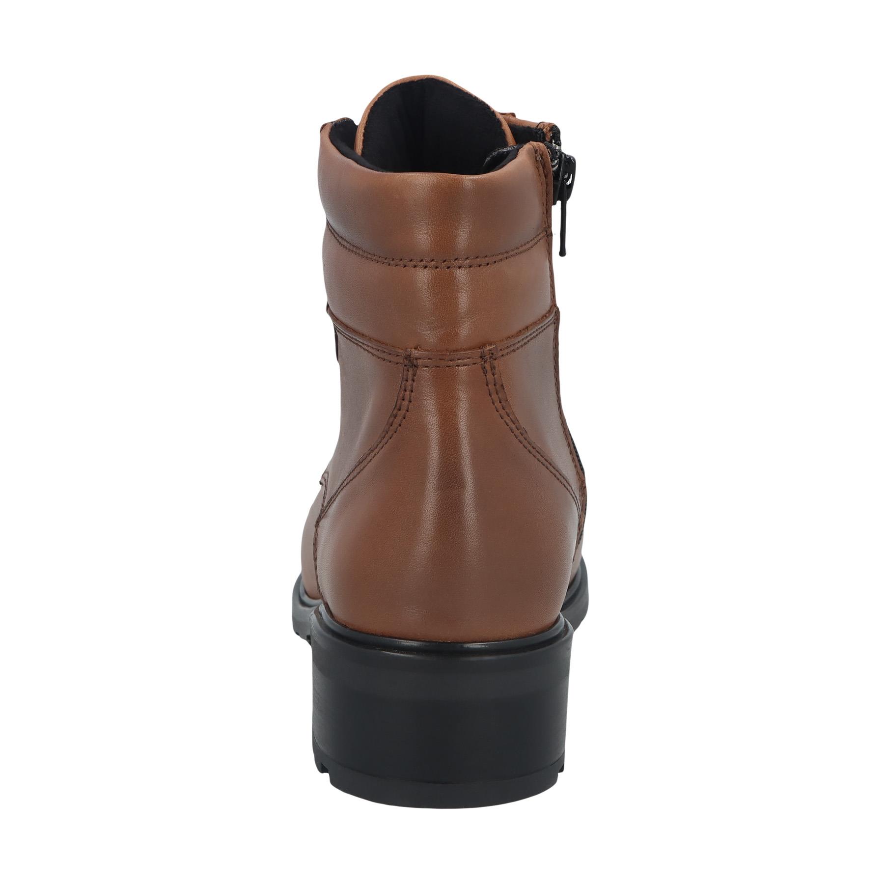 braune stiefel hinteransicht