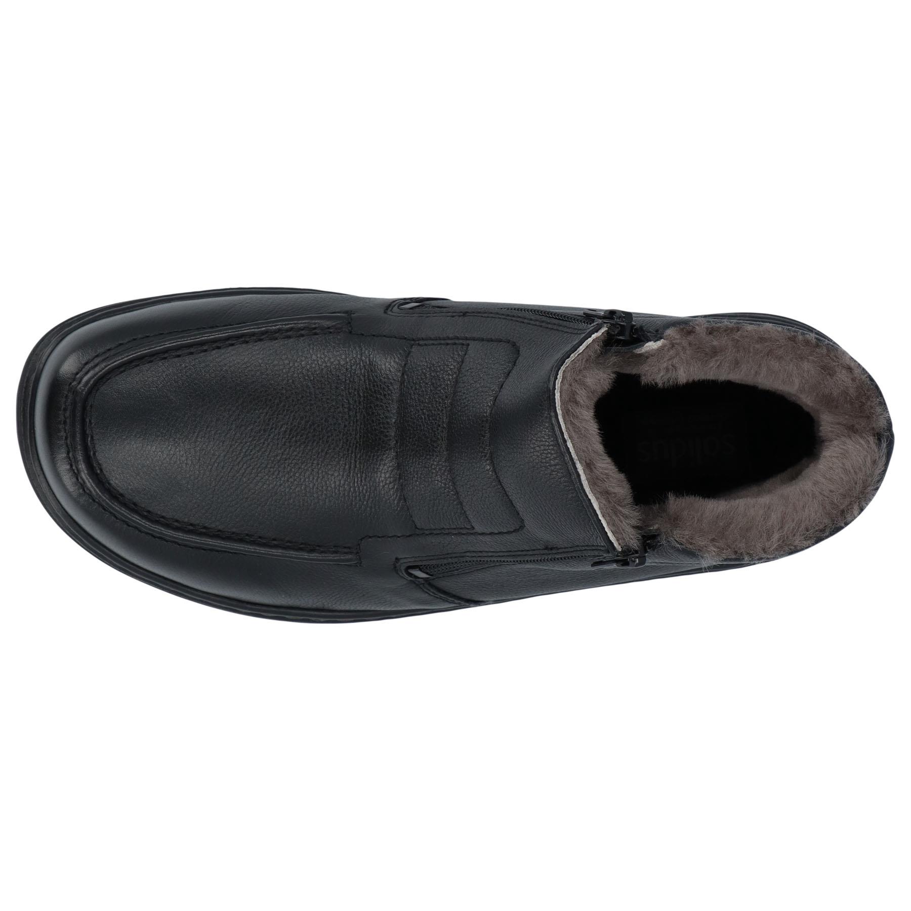 schwarze stiefel draufsicht