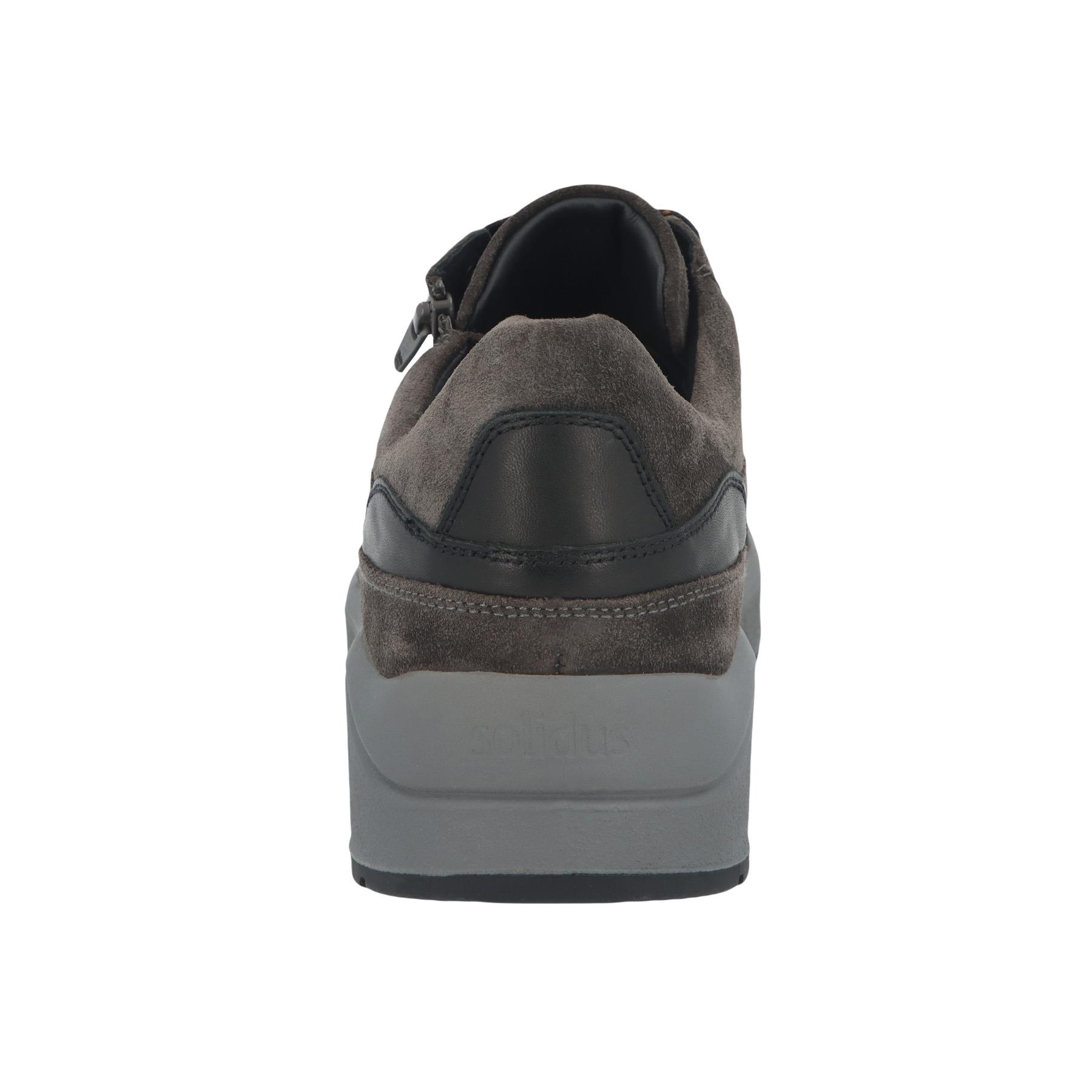 schwarze halbschuh hinteransicht