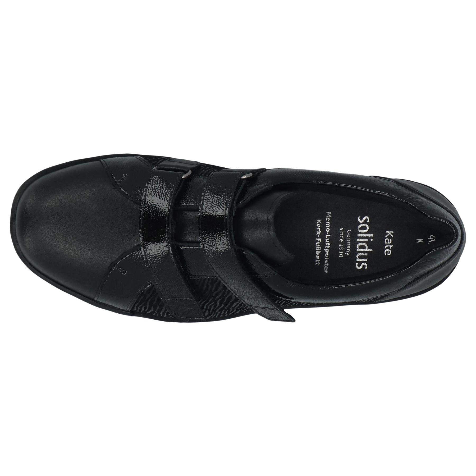 schwarze slipper draufsicht