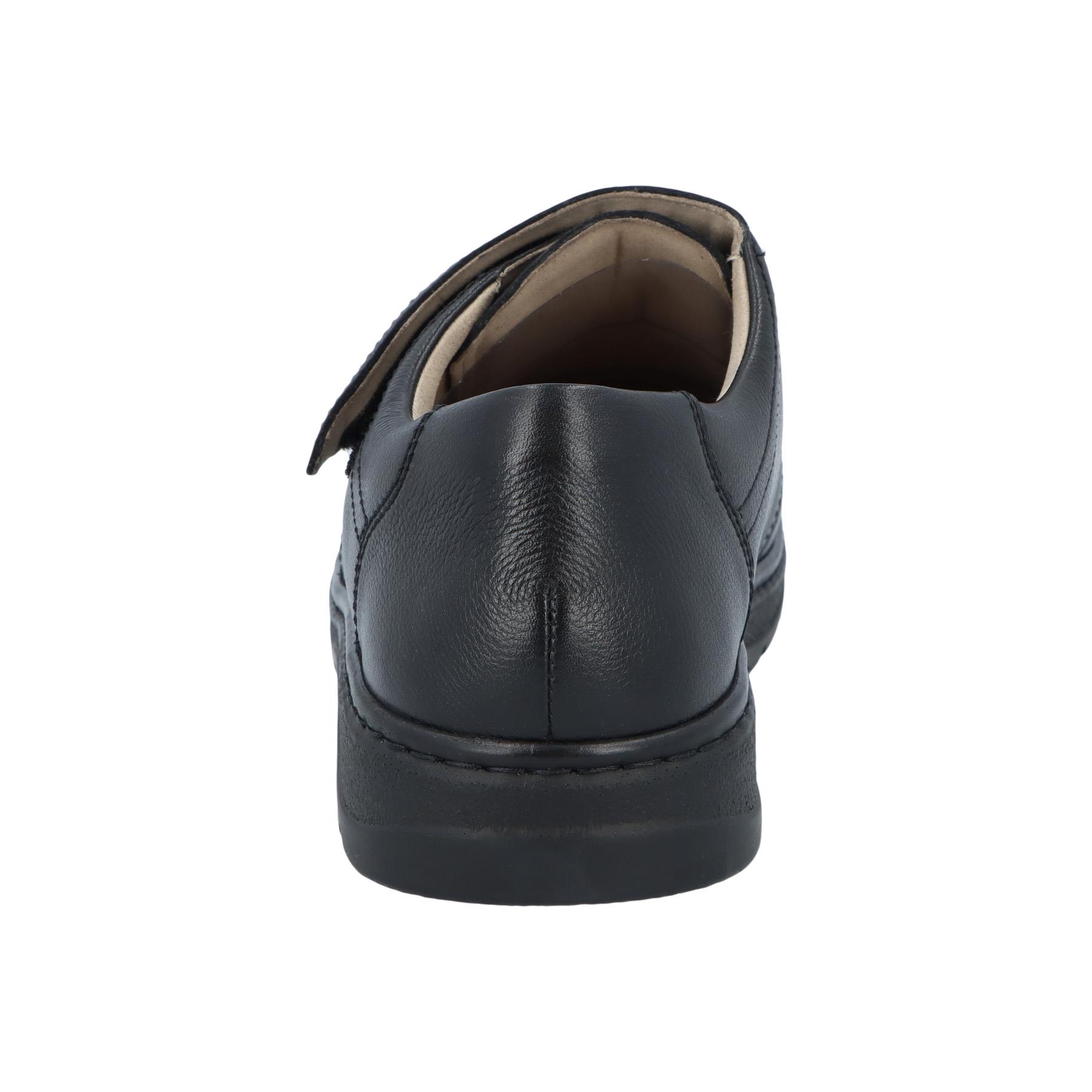 schwarze slipper hinteransicht