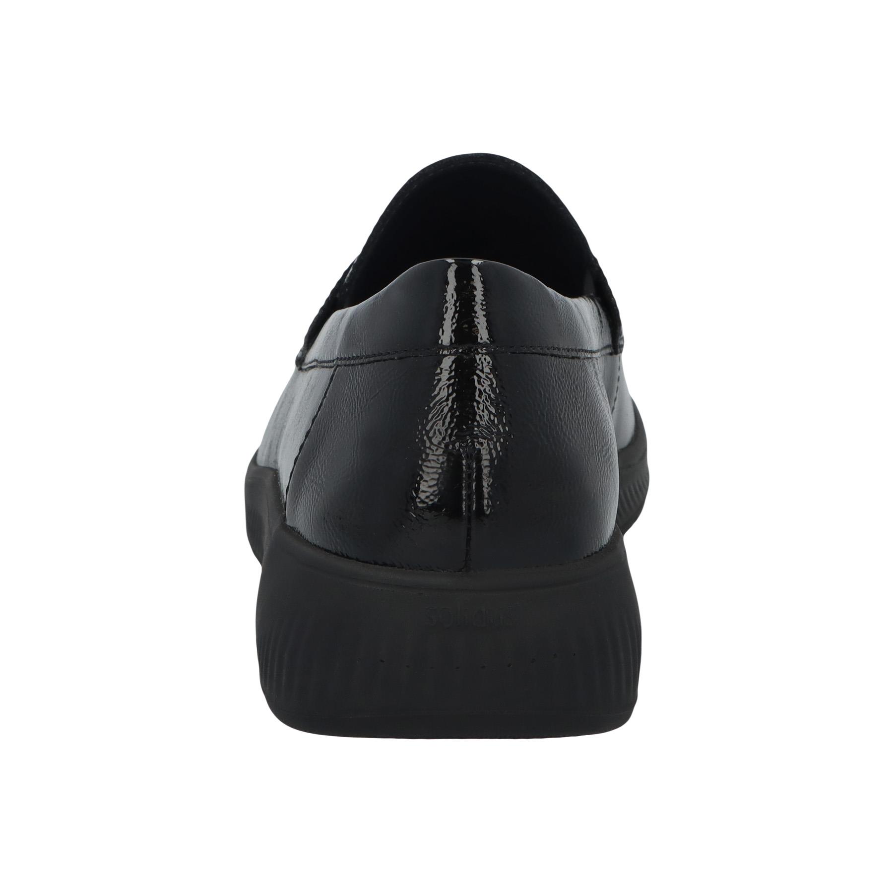 schwarze slipper hinteransicht