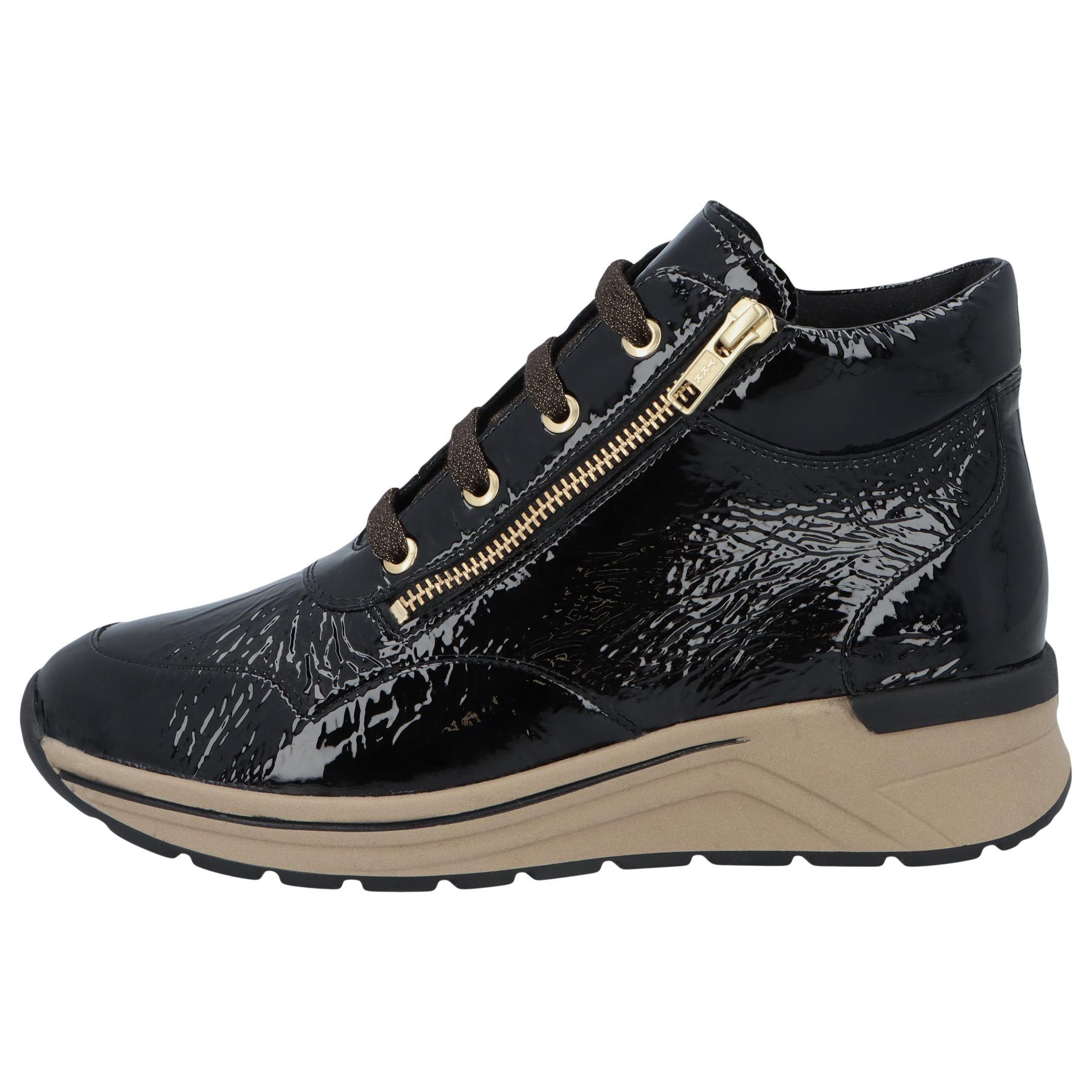 schwarze stiefel seitenansicht links