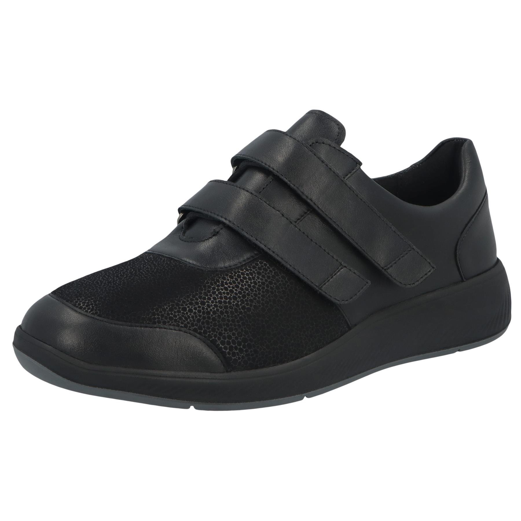 schwarze slipper 3-4 ansicht