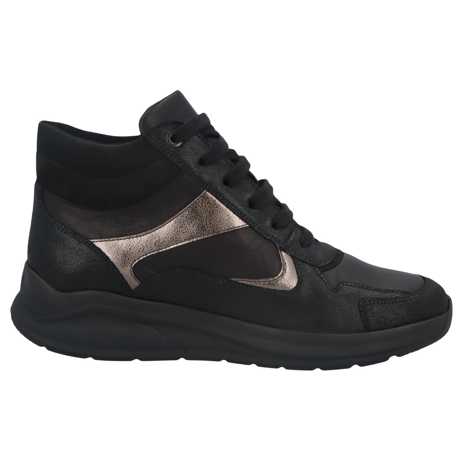schwarze stiefel seitenansicht rechts