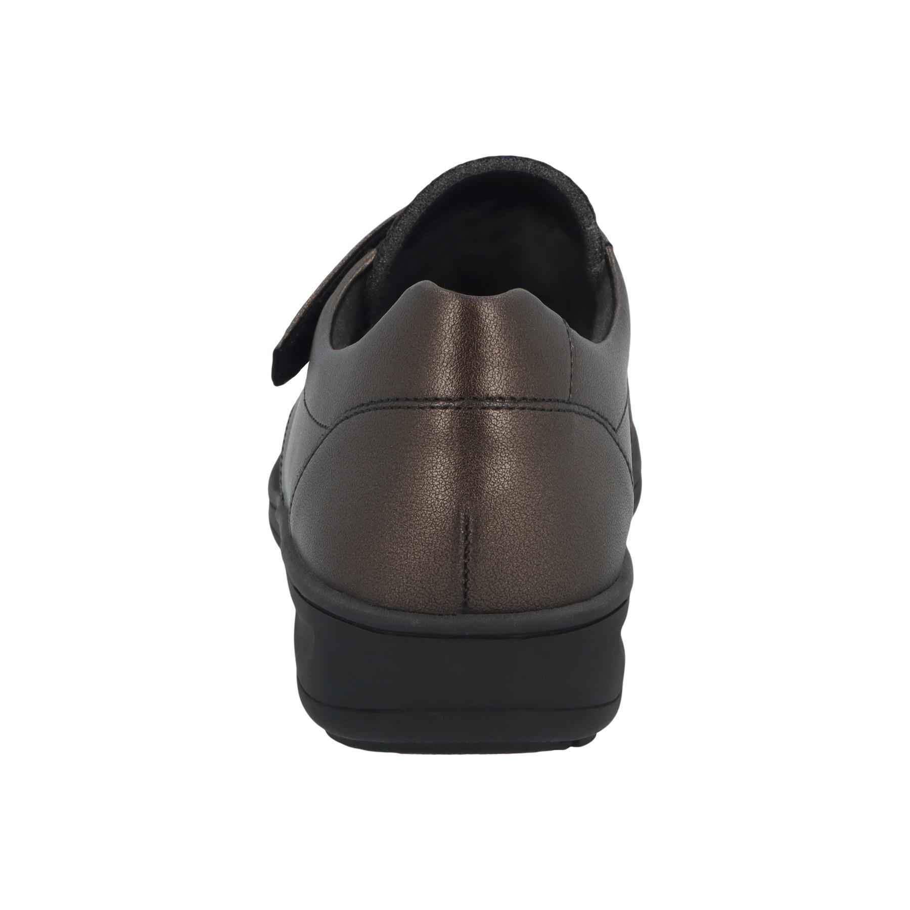 graue slipper hinteransicht