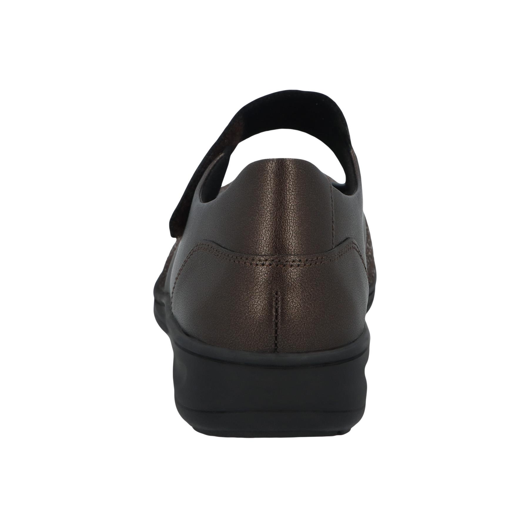 braune slipper hinteransicht