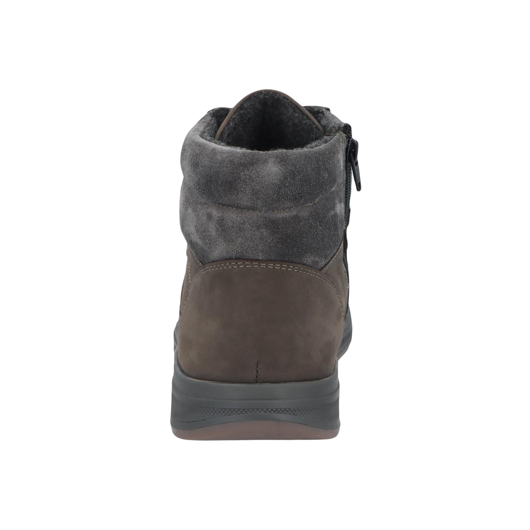 braune stiefel hinteransicht