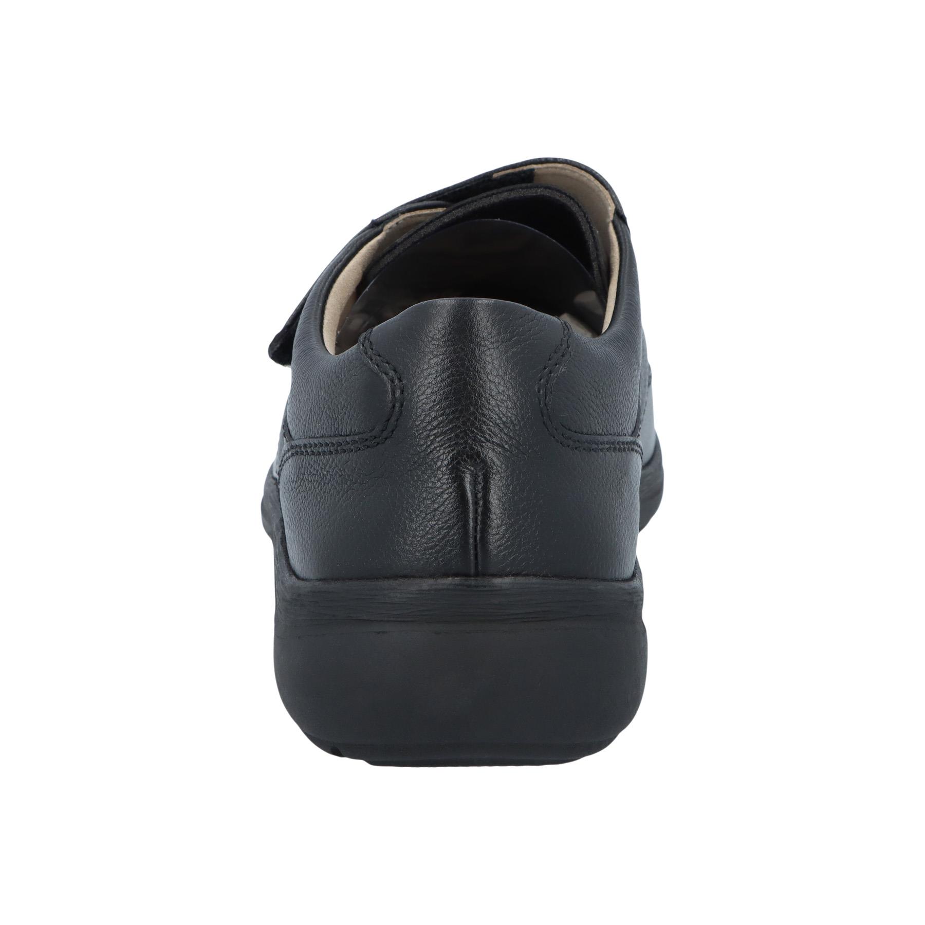 schwarze slipper hinteransicht