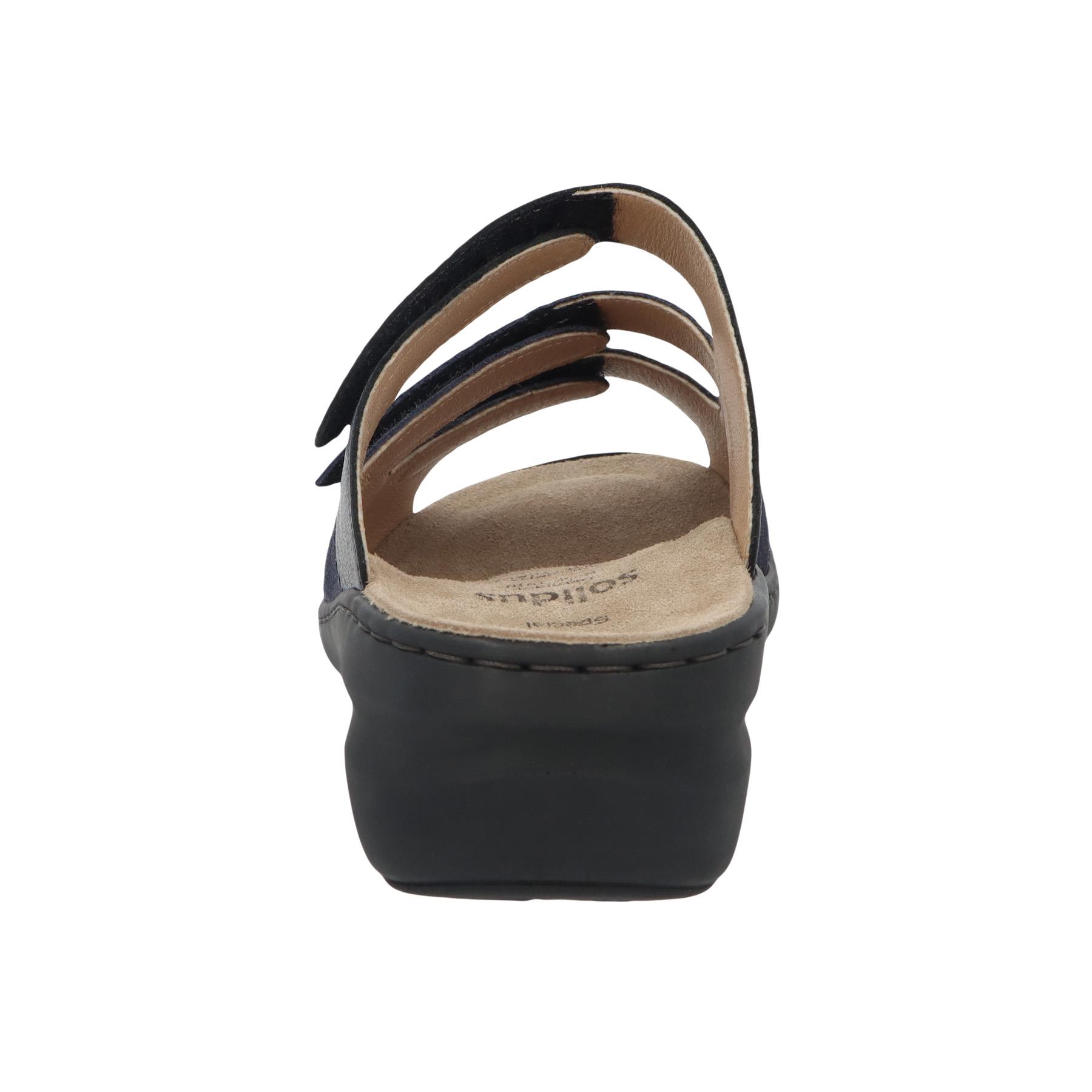 blaue pantolette hinteransicht