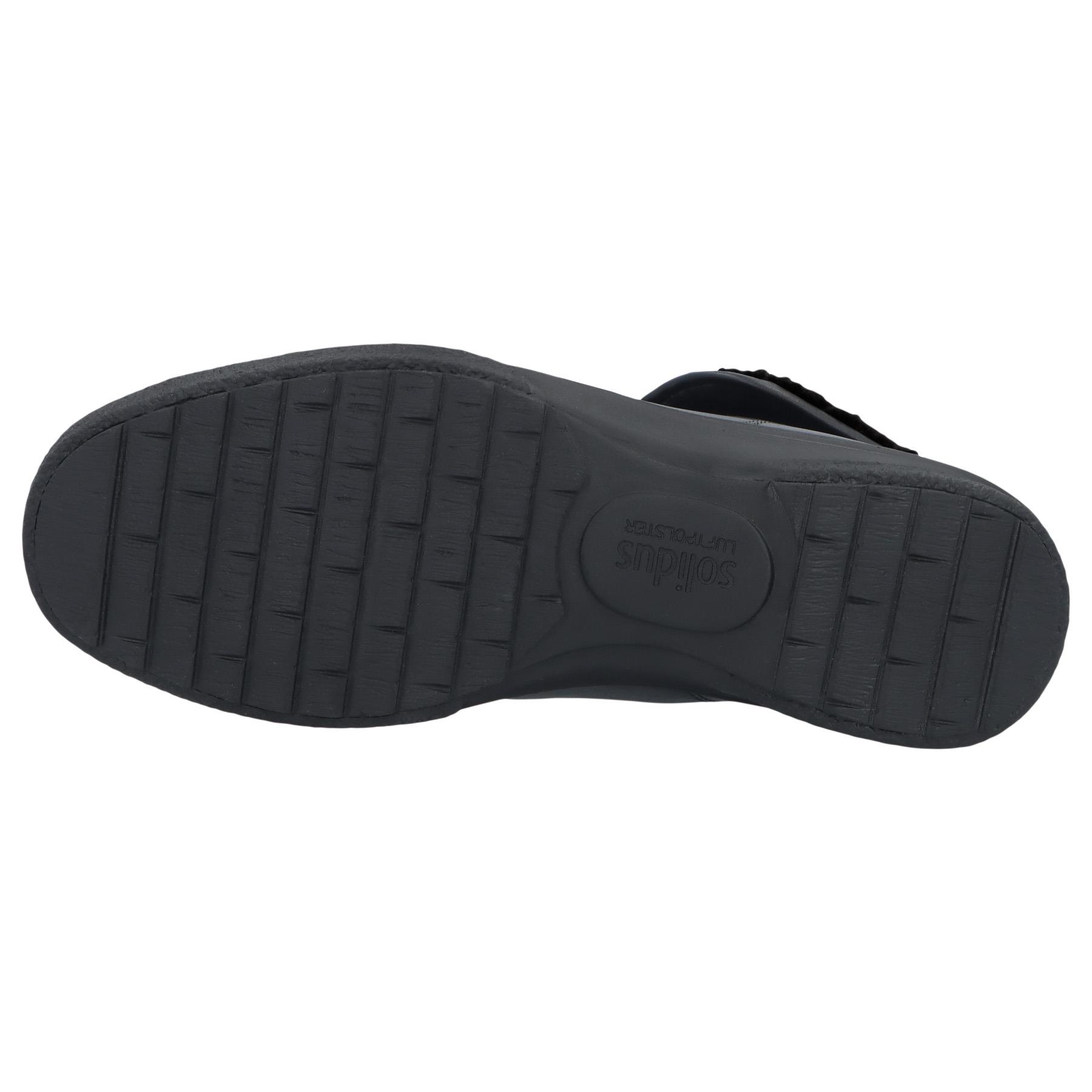 schwarze stiefel sohlenansicht