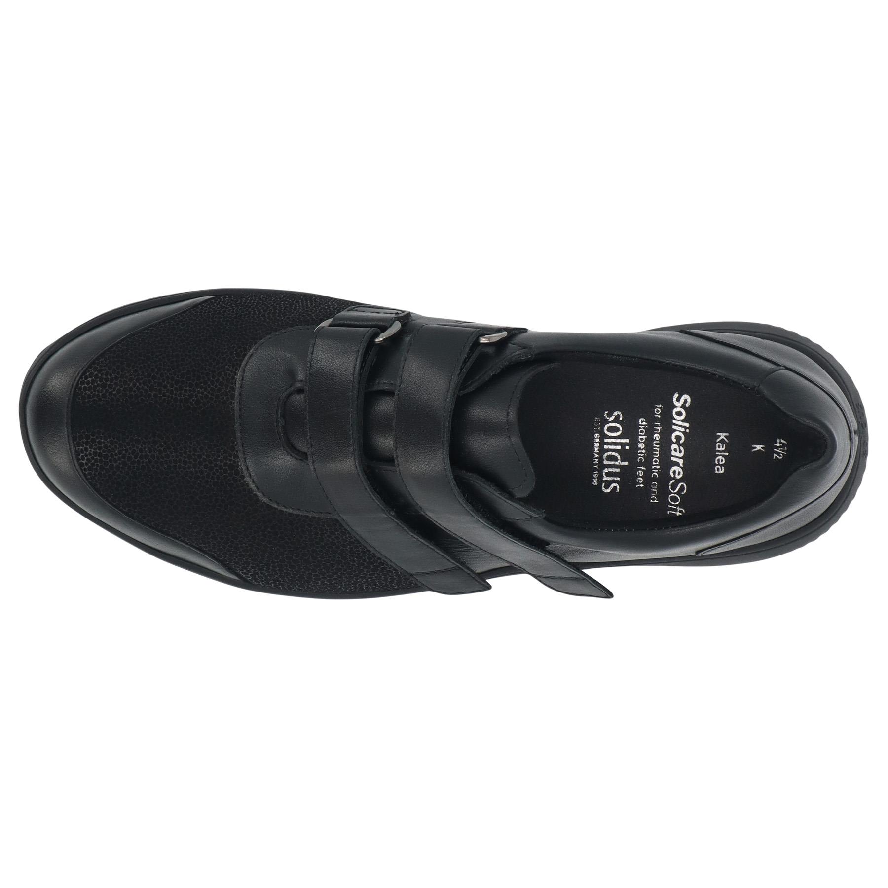 schwarze slipper draufsicht