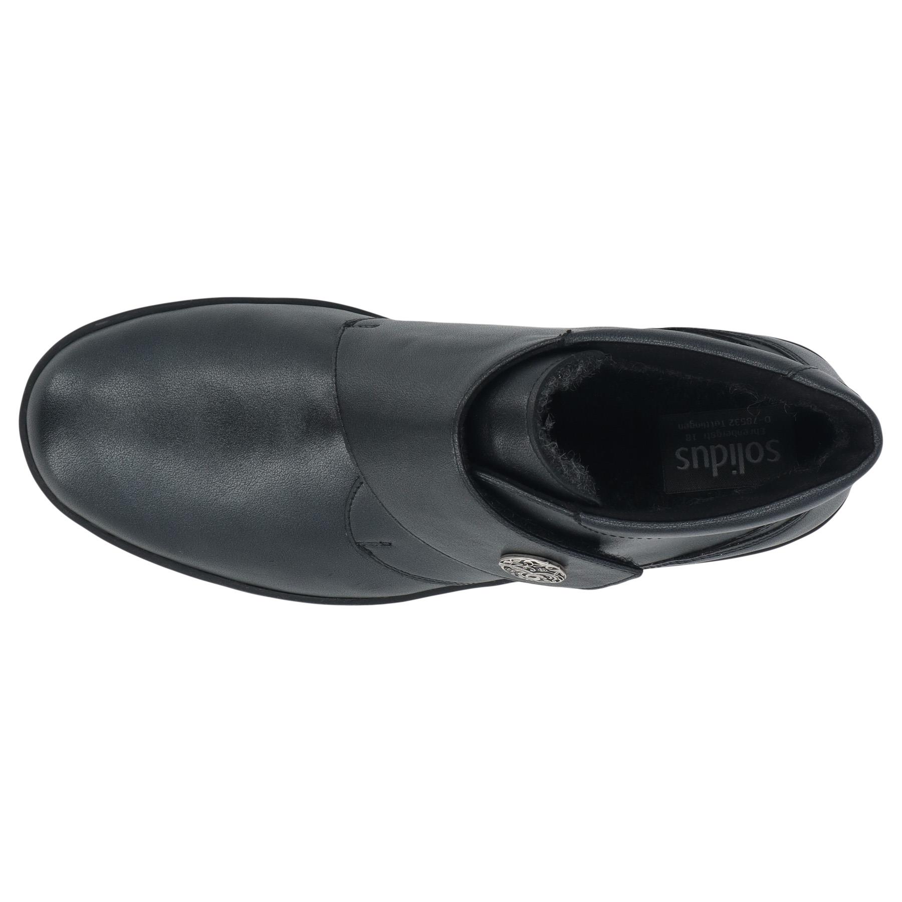 graue stiefel draufsicht