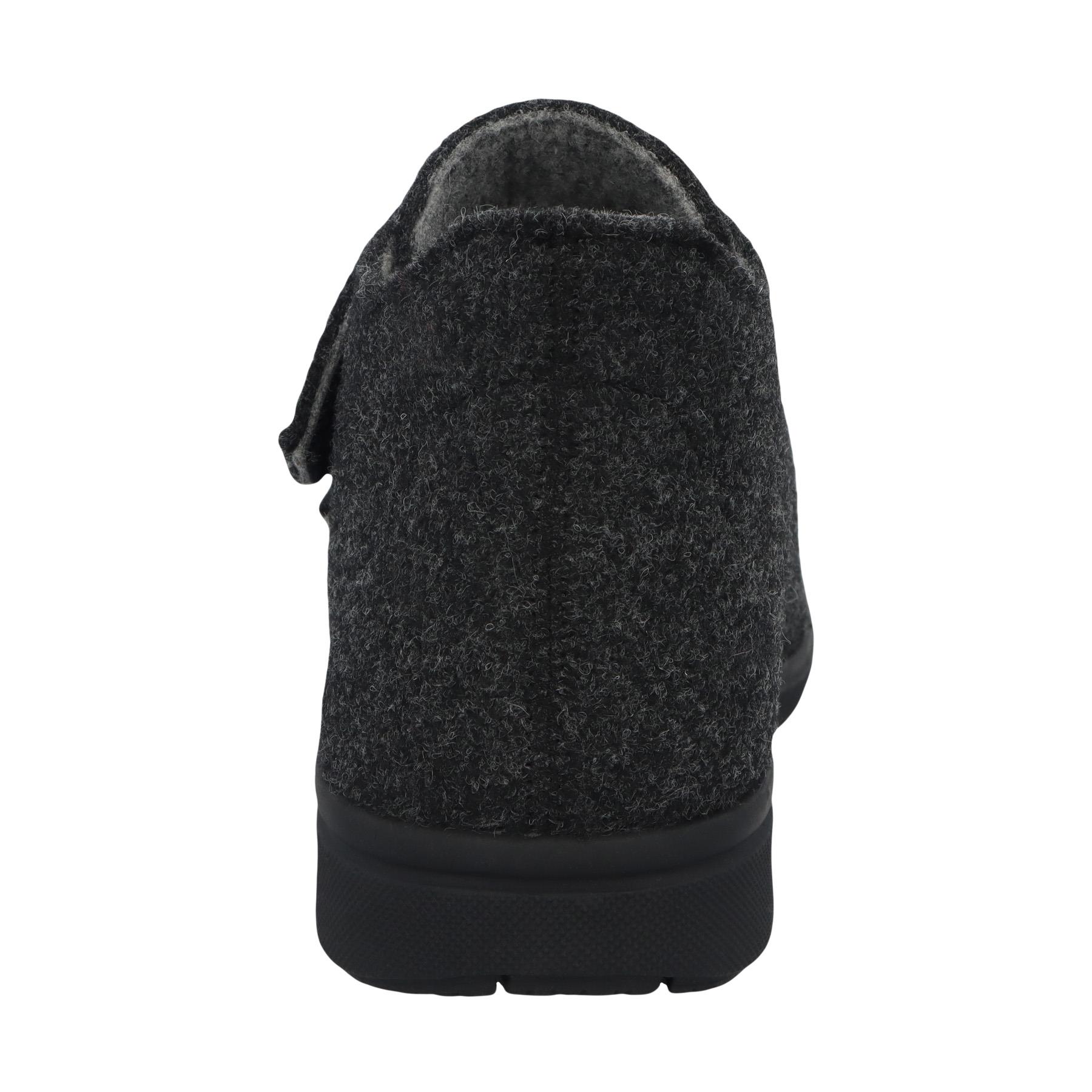 graue hausschuhe hinteransicht