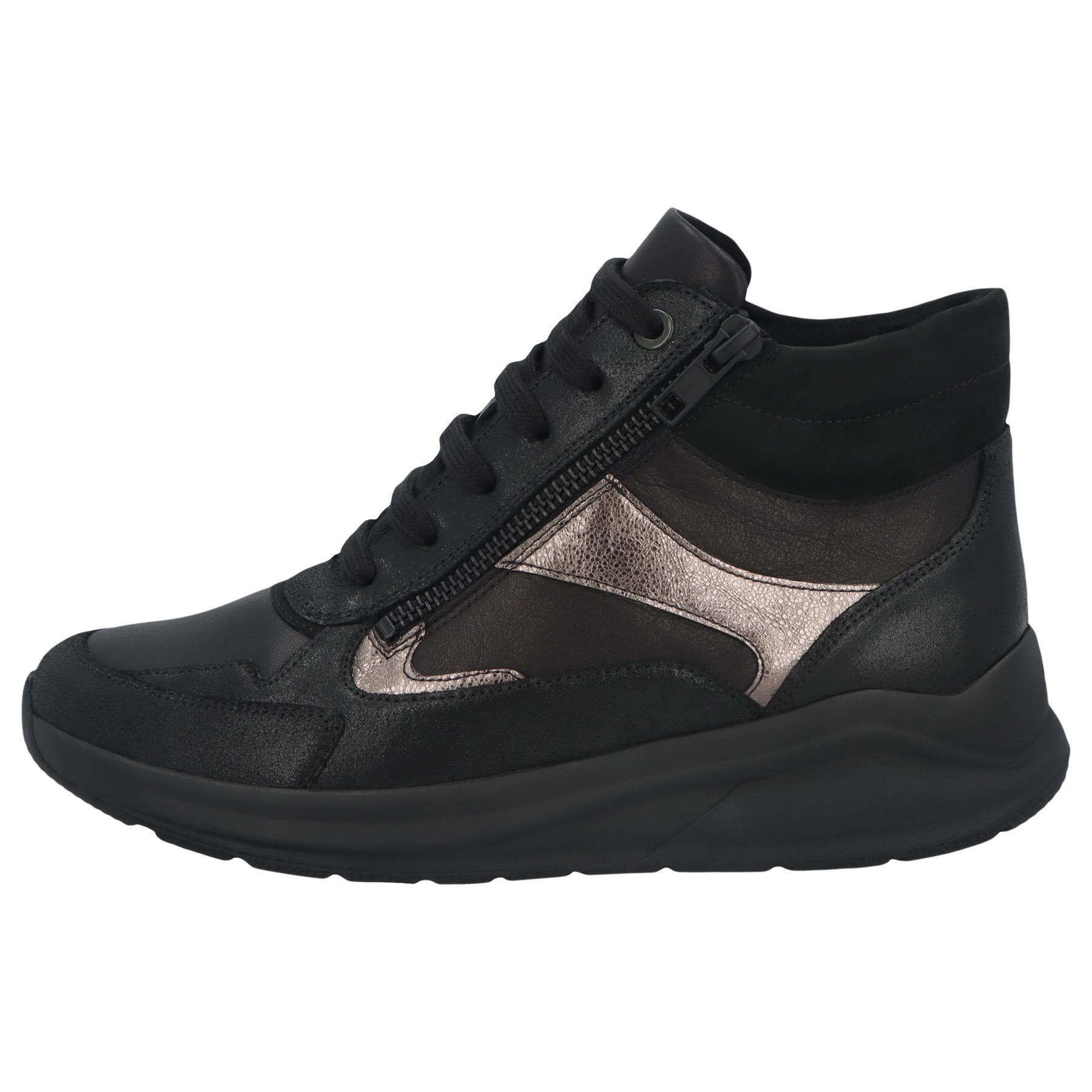 schwarze stiefel seitenansicht links