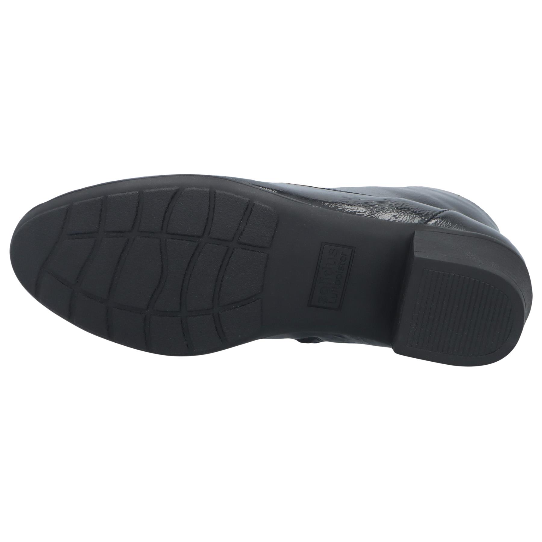 schwarze stiefel sohlenansicht