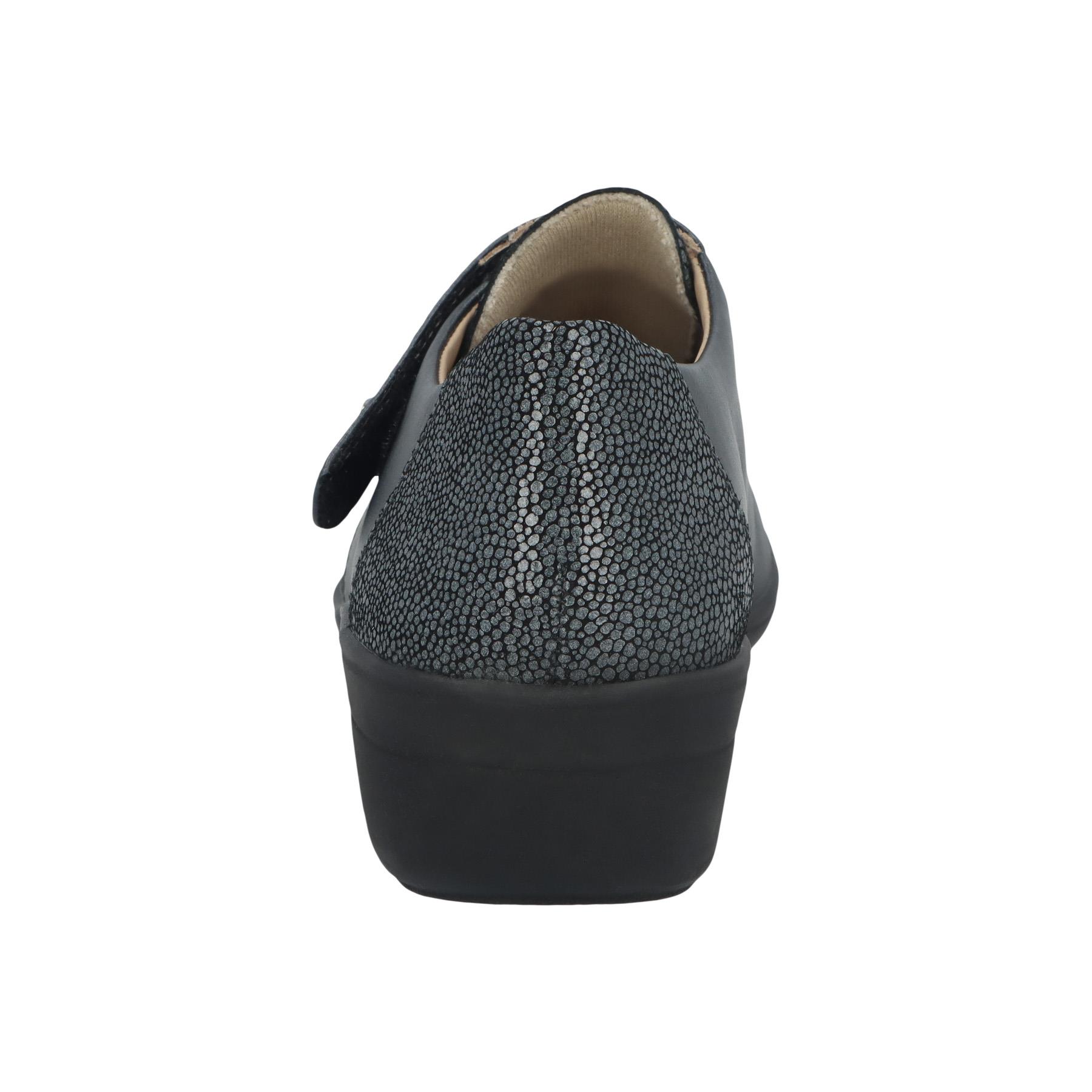 graue slipper hinteransicht